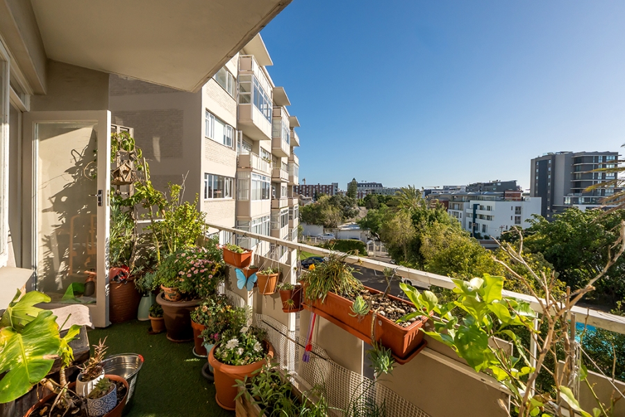 To Let 3 Bedroom Property for Rent in Green Point Western Cape